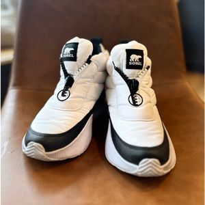 Sorel Women's Out N About III Puffy Zip Waterproof Boots White Size 7.5